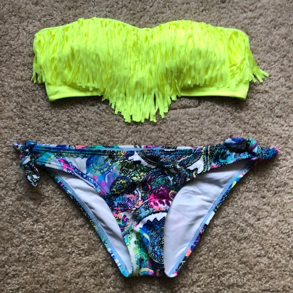 Victoria’s Secret Twist Front Bandeau Bikini - Picture 8 of 8